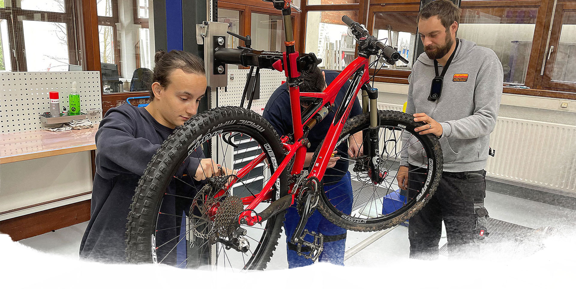 Unsere Fahrradwerkstatt bei der Arbeit